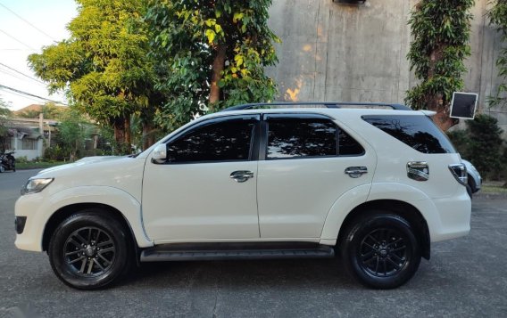 Selling Pearl White Toyota Fortuner 2015 in Quezon City-7