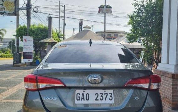 Selling Grey Toyota Vios 2019 in Cainta-3
