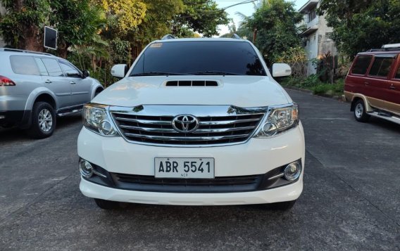 Selling Pearl White Toyota Fortuner 2015 in Quezon City-1