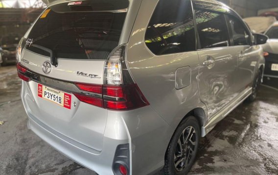 Selling Silver Toyota Avanza 2019 in Quezon City-3