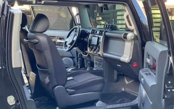 Black Toyota Fj Cruiser 2017 for sale in Automatic-5