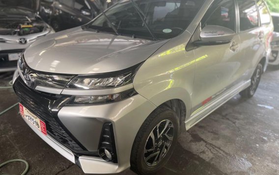 Selling Silver Toyota Avanza 2019 in Quezon City-2