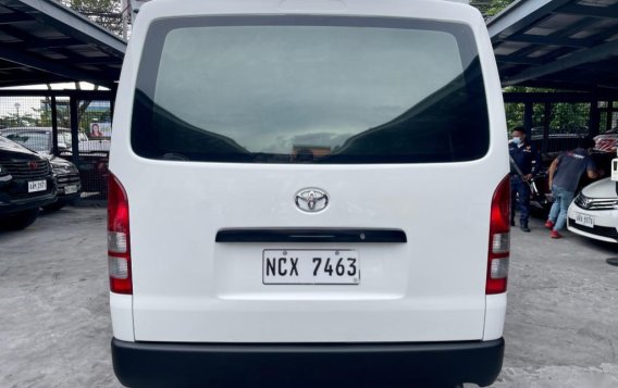 Sell White 2017 Toyota Hiace in Las Piñas-4