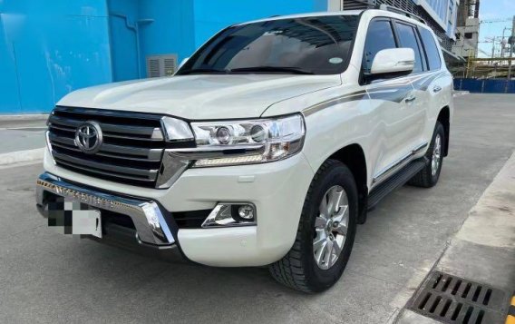Selling Pearl White Toyota Land Cruiser 2019 in Manila-2