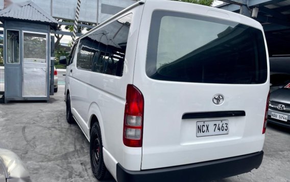 Sell White 2017 Toyota Hiace in Las Piñas-3