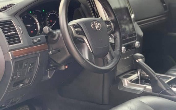 Sell Pearl White 2018 Toyota Land Cruiser in Quezon City-4