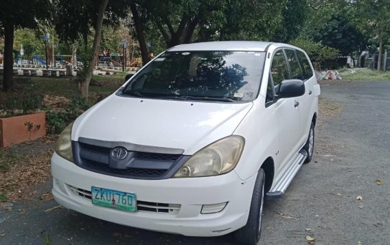 Selling Pearl White Toyota Innova 2008 in Muntinlupa