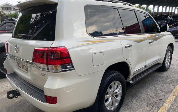 Sell White 2018 Toyota Land Cruiser in Manila-2