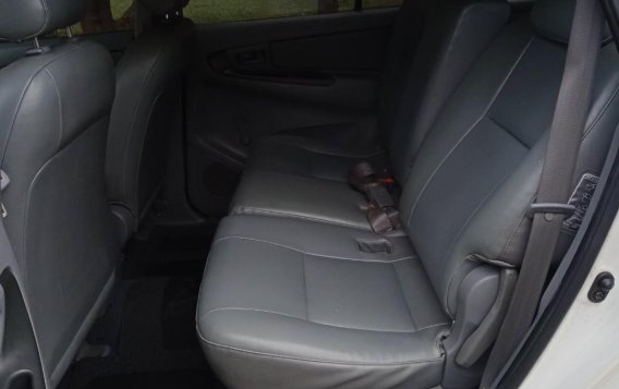 Selling Pearl White Toyota Innova 2008 in Muntinlupa-3