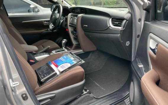 Selling Grey Toyota Fortuner 2018 in Quezon City-3