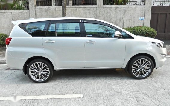 Selling Pearl White Toyota Innova 2016 in Quezon-2