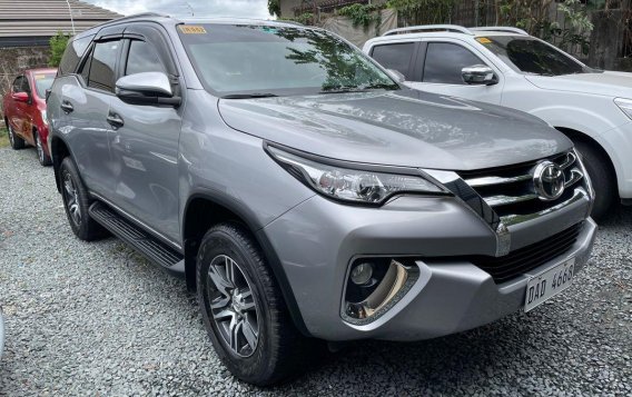 Selling Grey Toyota Fortuner 2018 in Quezon City-2