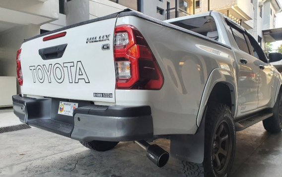 White Toyota Hilux 2019 for sale in Quezon City-4