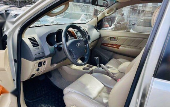 Silver Toyota Fortuner 2010 for sale in Automatic-4