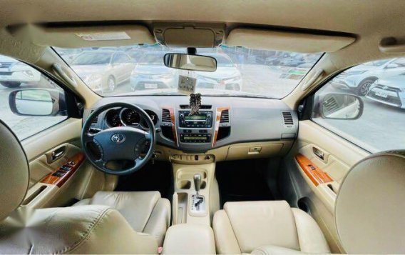 Silver Toyota Fortuner 2010 for sale in Automatic-6