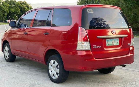 Red Toyota Innova 2010 for sale in Manual-5