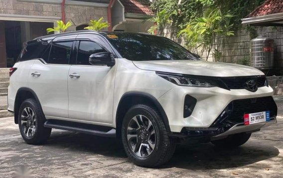 Selling Pearl White Toyota Fortuner 2021 in Malabon-2