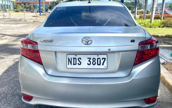 Selling Pearl White Toyota Vios 2016 in Subic-3