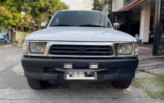 White Toyota Hilux 1999 for sale in Manual-1