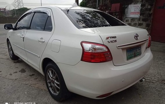 Sell Pearl White 2012 Toyota Vios in Valenzuela-3