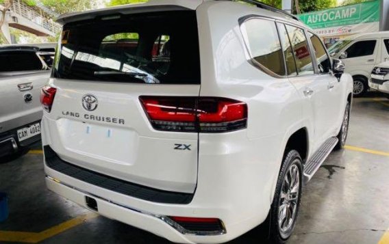 Selling White Toyota Land Cruiser 2022 in Manila-4