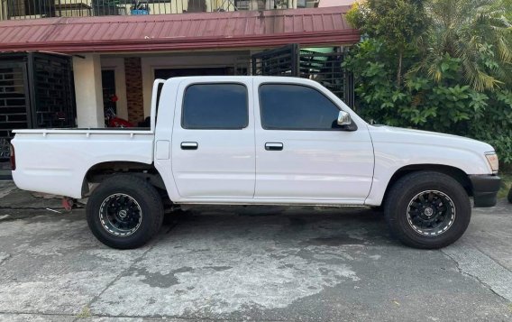 White Toyota Hilux 1999 for sale in Manual-3
