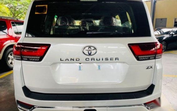 Selling White Toyota Land Cruiser 2022 in Manila-5