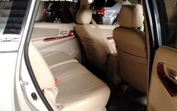 Selling Pearl White Toyota Innova 2007 in Quezon-5