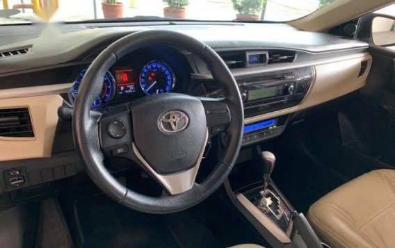 Silver Toyota Corolla Altis 2016 for sale in Mandaluyong -3