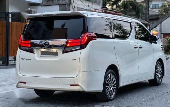 Selling Pearl White Toyota Alphard 2017 in Quezon-3