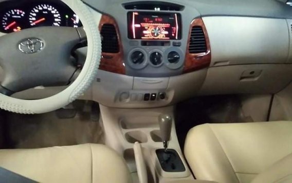 Selling Pearl White Toyota Innova 2007 in Quezon-7