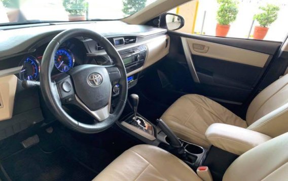 Silver Toyota Corolla Altis 2016 for sale in Mandaluyong -2