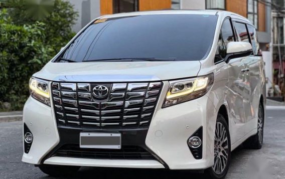 Selling Pearl White Toyota Alphard 2017 in Quezon-2