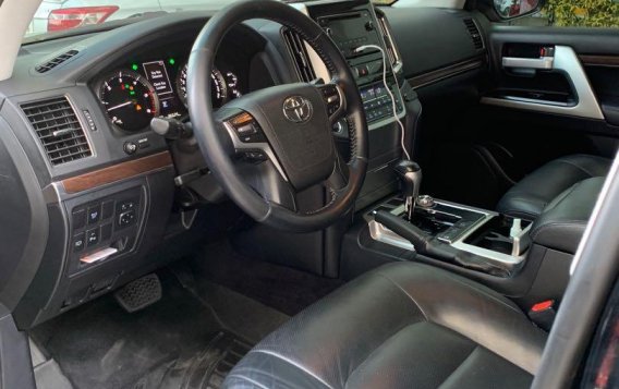 Black Toyota Land Cruiser 2019 for sale-4