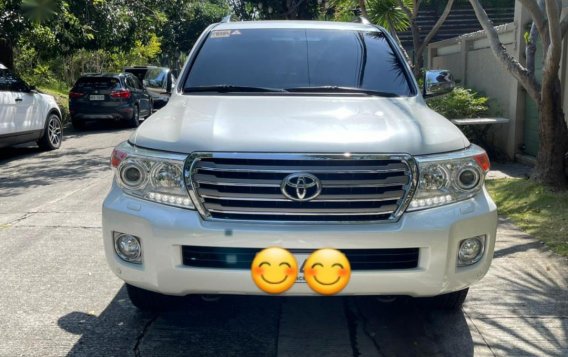 White Toyota Land Cruiser 2014 for sale in Muntinlupa-1