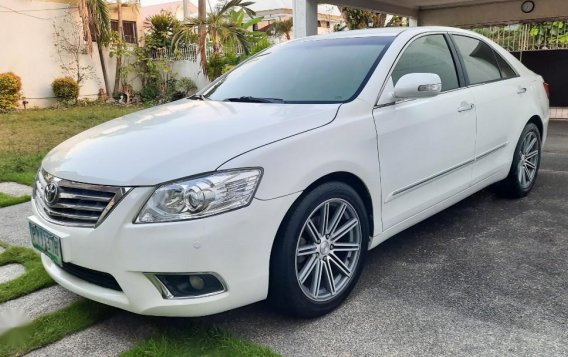 Pearl White Toyota Camry 2010 for sale