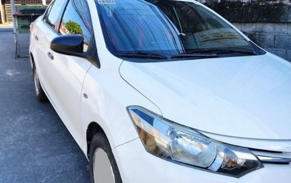 Selling White Toyota Vios 2017 in Quezon-3