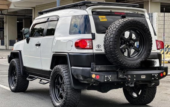 White Toyota Fj Cruiser 2017 for sale-1