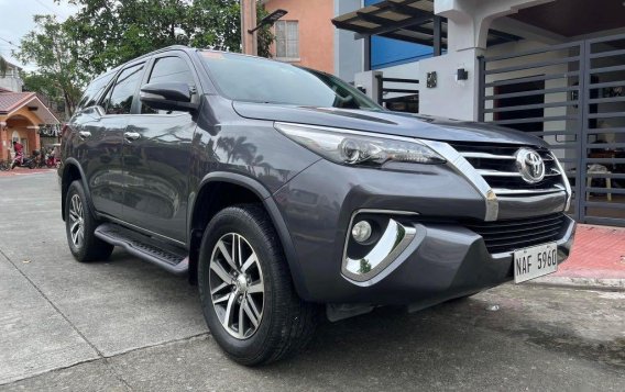 Selling Grey Toyota Fortuner 2018 in Quezon-2