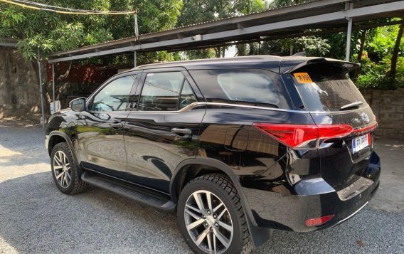 Selling Black Toyota Fortuner 2019 in Cainta-3
