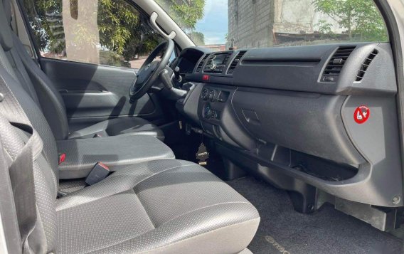 Silver Toyota Hiace 2019  for sale-7