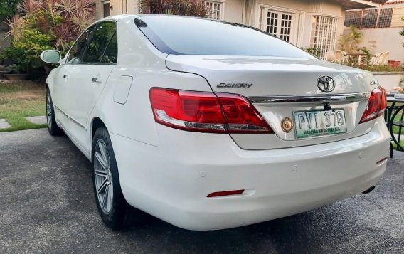 Pearl White Toyota Camry 2010 for sale-2