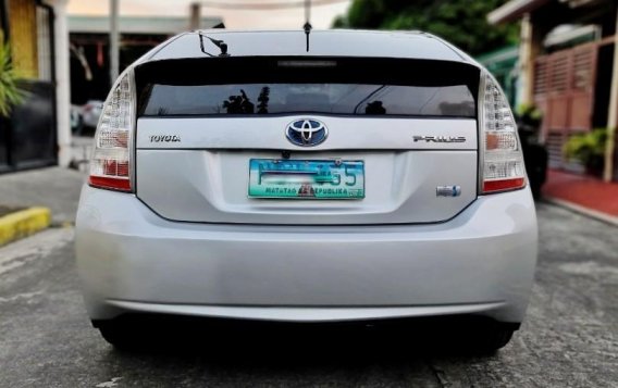 Silver Toyota Prius 2010 for sale in Automatic-1