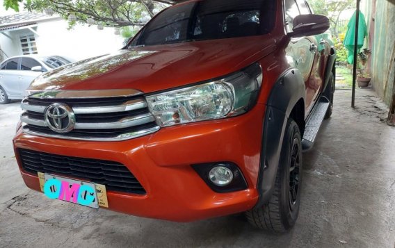 Selling Orange Toyota Hilux 2017 in Las Piñas-2