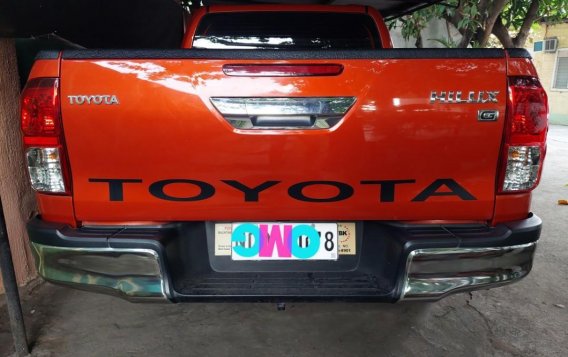 Selling Orange Toyota Hilux 2017 in Las Piñas-4