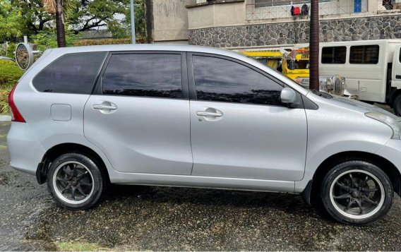 Silver Toyota Avanza 2014 for sale in Manila-3