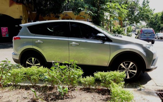 Silver Toyota Rav4 2017 for sale in Muntinlupa-1