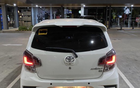 Selling White Toyota Wigo 2021 in Manila-5