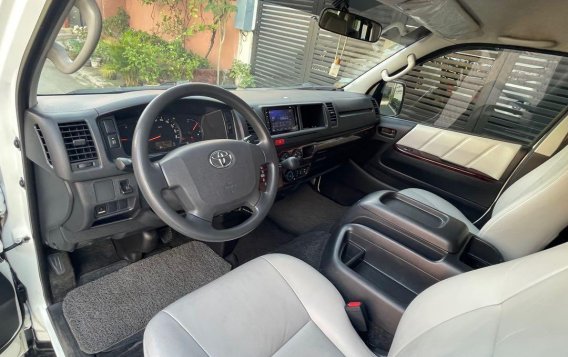 Selling Pearl White Toyota Hiace Super Grandia 2018 in Cainta-5