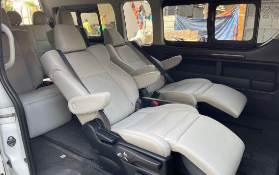 Selling Pearl White Toyota Hiace Super Grandia 2018 in Cainta-7